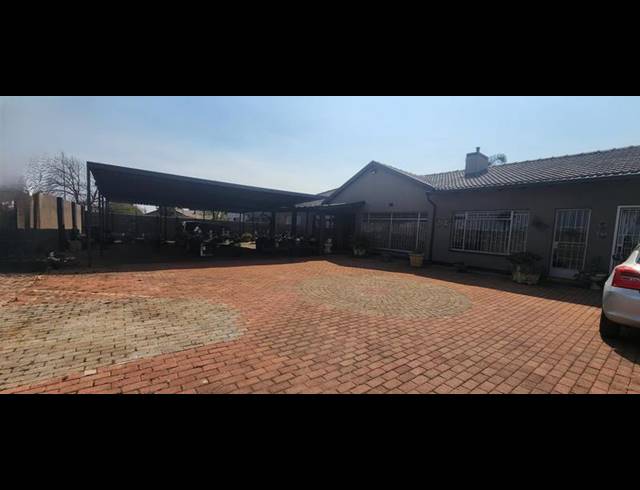 6 BEDROOM HOUSE FOR SALE IN ELSPARK